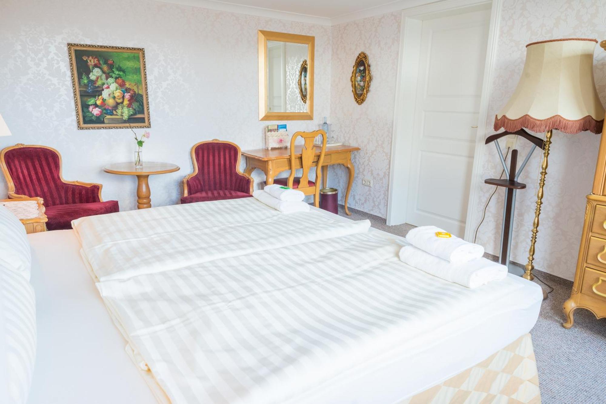 Romantisches Hotel Zur Traube Schwerin Schwerin  Room photo
