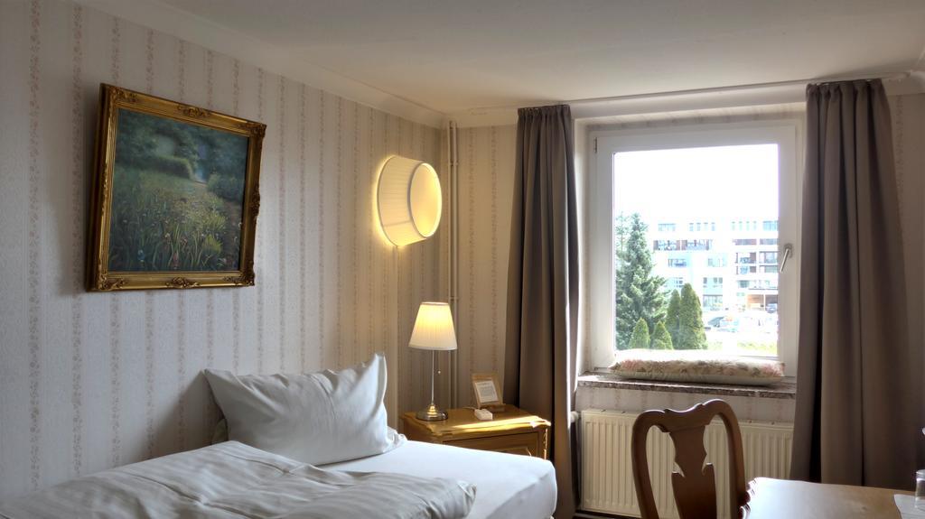 Romantisches Hotel Zur Traube Schwerin Schwerin  Exterior photo